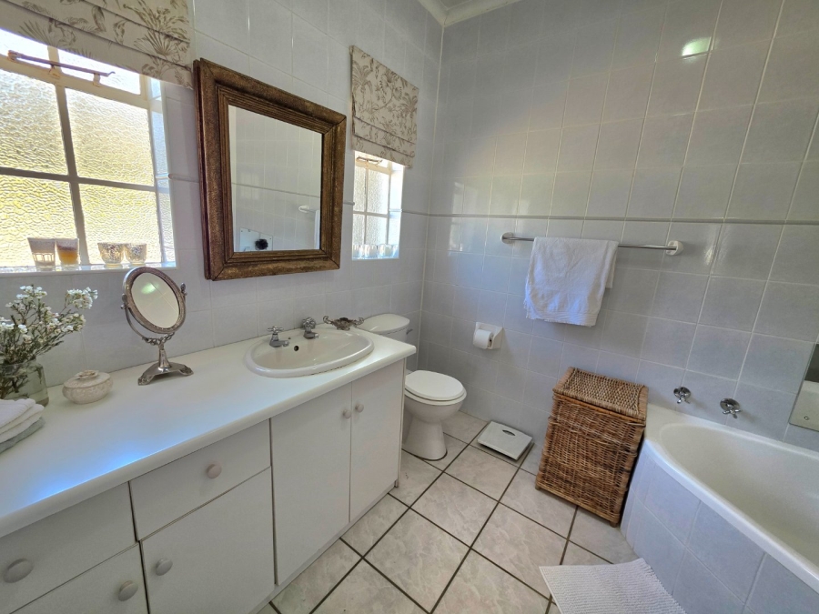5 Bedroom Property for Sale in Clarens Free State
